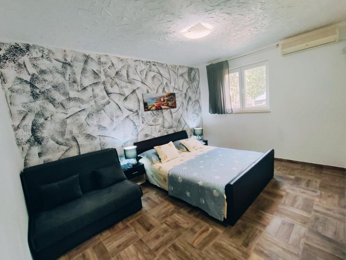 Apartmani Nada Mustapic Brela Exterior photo